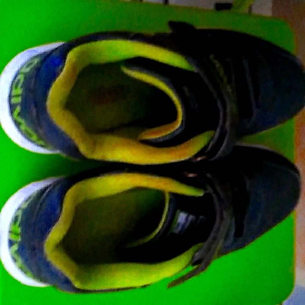 I am selling shoes